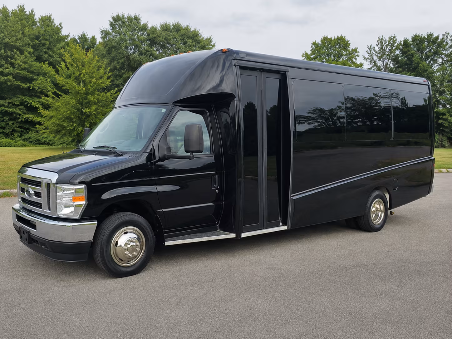minibuses and charter buses to smokies park in kodak