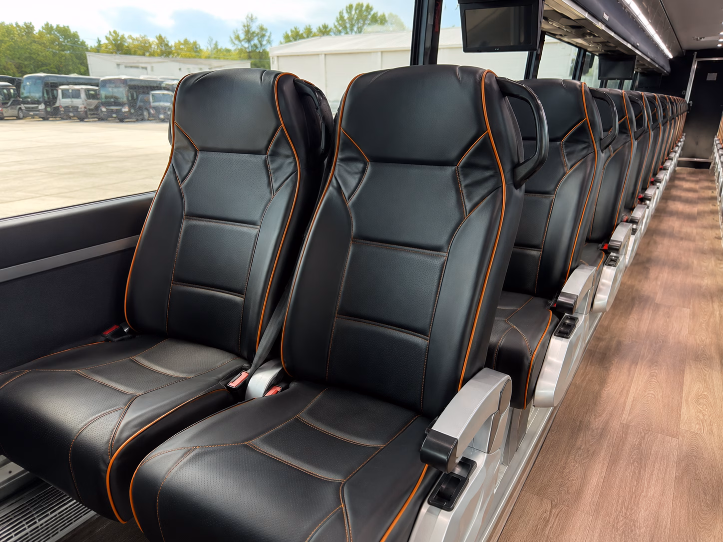 smoky mountain wine trail shuttle buses to hillside winery and gatlinburg