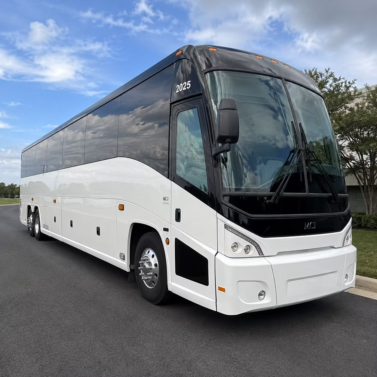 tennessee volunteers game day shuttle buses to neyland stadium
